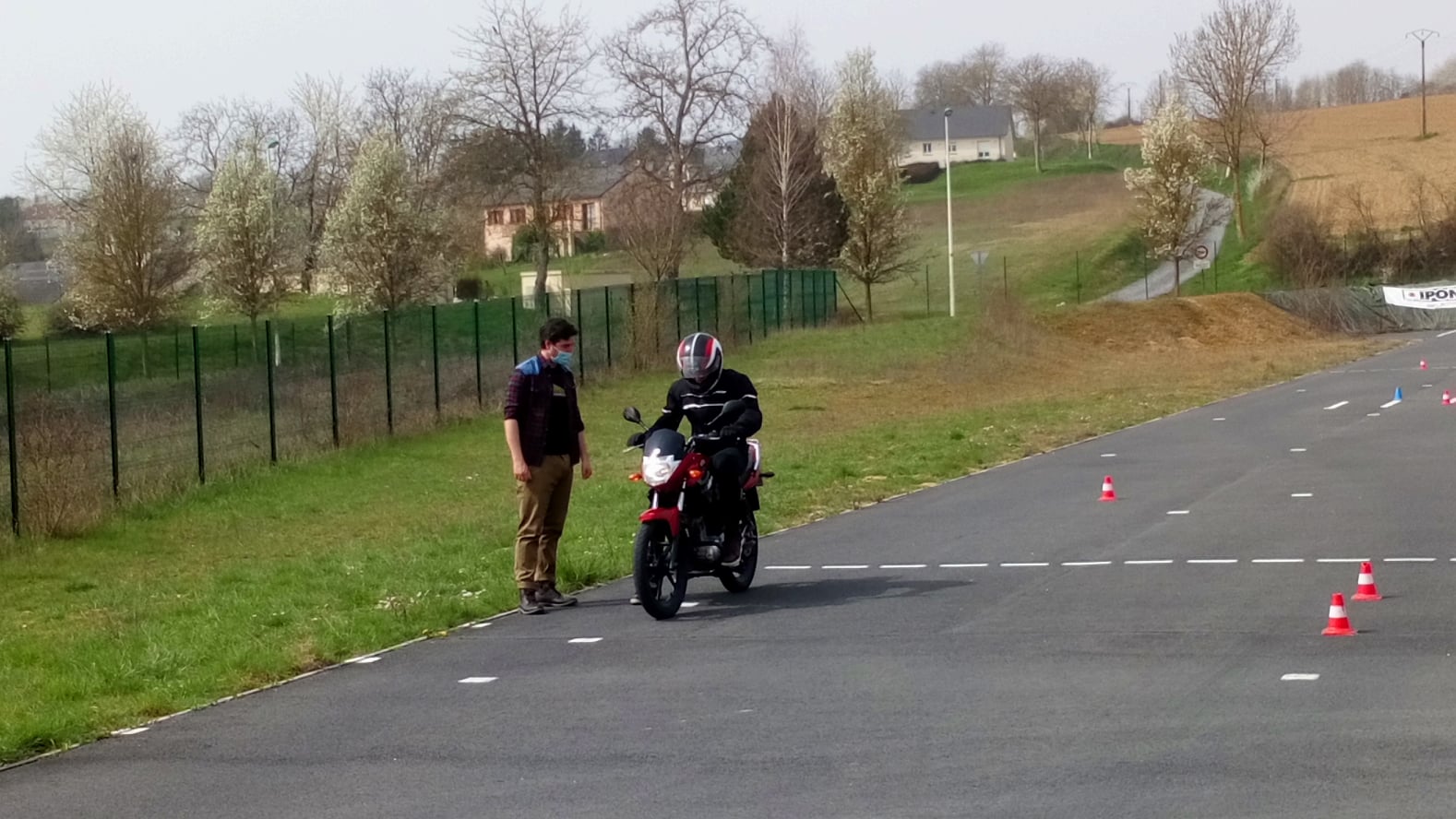 Pièces et équipement à fournir permis de conduire moto